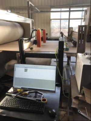 Chine Grande encre huileuse de boîte de l'imprimante à jet d'encre 54mm largeur ondulée moyenne/petite de bec à vendre
