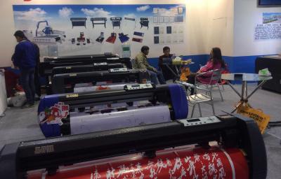 China 1.2M Colored Printer Plotter Vinyl Cutter Machine With Contour Cutting for sale