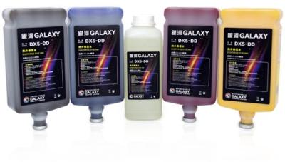 China Olor ancho brillante de la gama del color de la tinta de impresión del pH 6.5-7.5 Digital levemente en venta