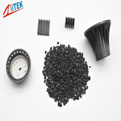 China Calor de nylon negro de 5.0W/del mk TCP100-50-01A que hunde el plástico conductor termal 2.5~3.5kJ/m2 del ingeniero 150℃ para las luces LED en venta