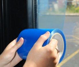 중국 창문과 유리 2 밀리리터를 페인트를 칠하기 위한 자체 접착적 유리 마스크 판매용