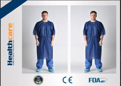 China Waterproof Short Sleeve Disposable Patient Gown PP / SMS / SMMS / SMMMS Material for sale