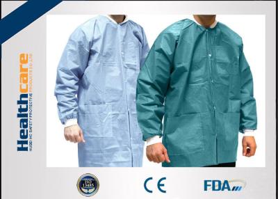 China ISO CE FDA Breathable Disposable Lab Coats Medical Scrubs Lightweight With Knitted Collar for sale