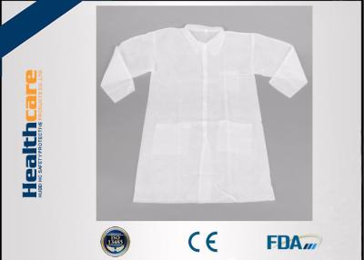 China Long Sleeve PP Disposable Lab Coats Medical Gowns Fluid Resistant Single Use for sale