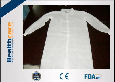 Chine Manteau blanc non-tissé de manteau jetable léger de laboratoire avec l'approbation d'OIN de la CE de deux poches à vendre