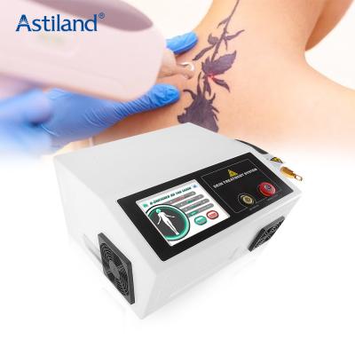 China Máquina portátil del retiro del tatuaje del laser del yag del nd del interruptor de q para el centro del balneario de la belleza en venta