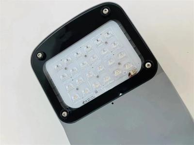 China IP65 40W 6000K Iluminación de calle LED exterior Impermeable sencillo y duradero Iluminación de calle LED para zonas residenciales en venta