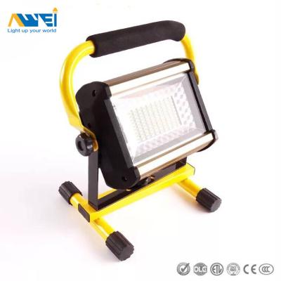 China Portable 50W Exterior Flood lights Rechargeable Industrial LED Flood Light Battery Powered for Outdoor Lighting,Camping for sale
