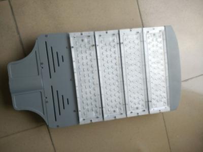 Chine Réverbère du Cree LED de triple de l'intense luminosité IP66 110W 120W avec la protection de montée subite de 10KV 20KV à vendre