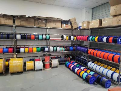 Κίνα Κίτρινο οπτικό καλώδιο LSZH 1 αγωγού για αξιόπιστες και σταθερές συνδέσεις προς πώληση