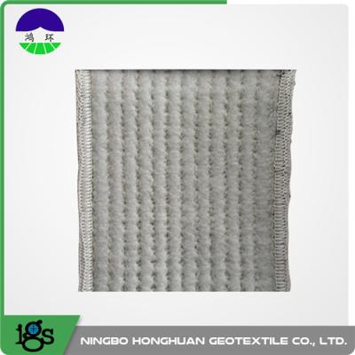 中国 Nonwoven Geotextileが付いている解決を密封するGCL Geosyntheticの粘土はさみ金 販売のため