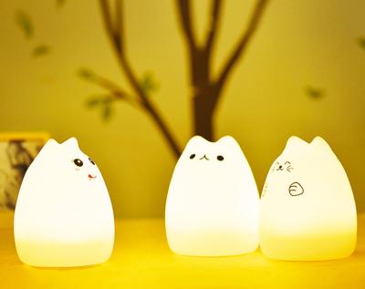China 3 AAA Tabletop Night Light Lamp  , DC5V Cat Silicone Soft Touch Night Light for sale