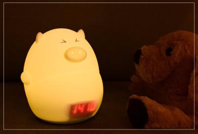 China 7 Colors Silica Pig Clock Lamp With 1200mA Rechargeable Battery for sale