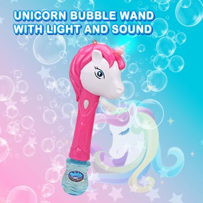 Chine Kingda 3 batteries Unicorn Bubble Machine, baguette magique d'aa de licorne de bulle d'ASTM à vendre
