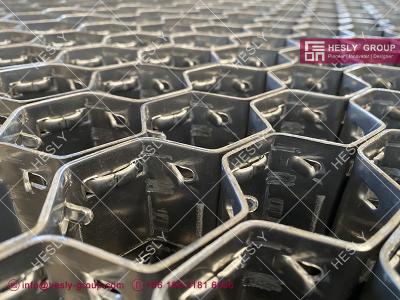 China Stainless Steel 304 Hexmesh | Strip thickness 14Gauge| 19mm strip height | 2” hexagonal hole -HESLY group for sale