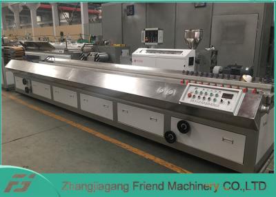 China Tornillo 4m/Min Wpc Extrusion Machine, cadena del doble del Sgs de producción del Decking de Wpc en venta