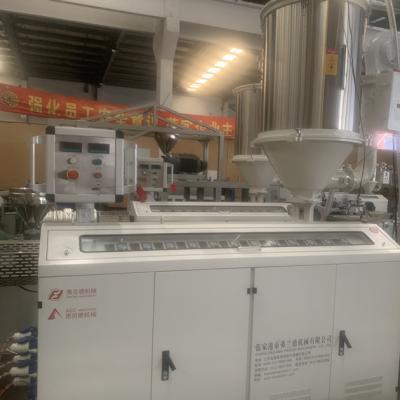 China Máquina plástica totalmente automático da tubulação do PE 100kg/H com inversor de ABB à venda