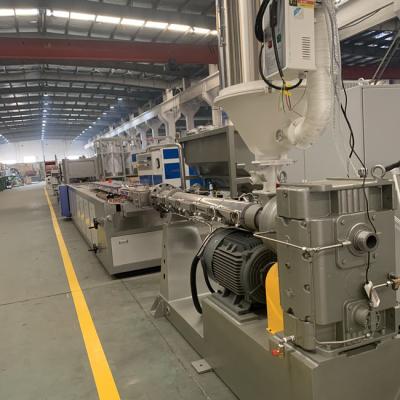 China placa da espuma de 500kg/H Wpc que faz a matéria prima da resina do PVC da máquina à venda