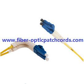 China Cable de conexión de fibra óptica de 2 mm 3 mm / conector de puente LC Bota flexible de 90 grados SX / DX en venta