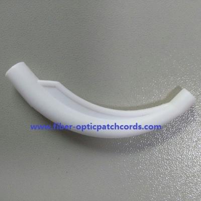 Chine Bottes blanches optiques en plastique de la fibre LC 90degree 2mm 3mm pour le cable connecteur de fibre optique à vendre