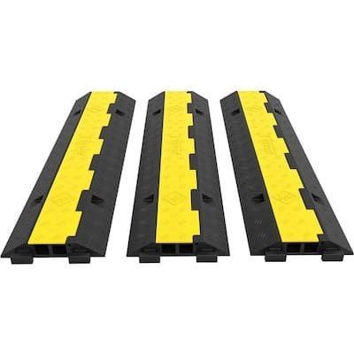 China Bolt Down Heavy Duty Rubber Speed Humps Road Traffic Safety With Channel for sale