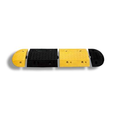 China Rubber Black And Yellow Speed Bumps , Parking Lot Safety Industrial Speed Bumps for sale
