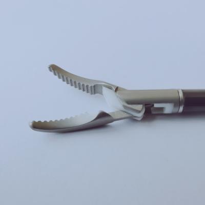 China En el caso de las herramientas de pinzas laparoscópicas de metal verde, el conjunto de instrumentos es de 5 mm y 3 mm. en venta