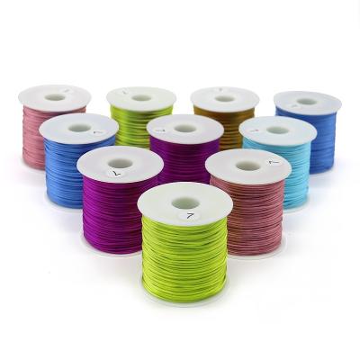 China Cordón/ cuerda/ hilo de nudos chinos de 80 m de color único o color arcoíris para collar de pulsera en venta