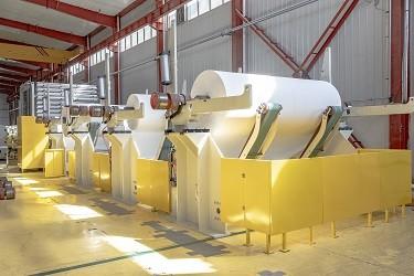 Chine Arrêtez non la chaîne de production à grande vitesse de papier hygiénique largeur de 7.2kw 3000mm à vendre