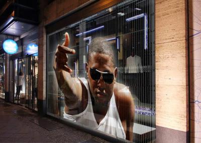 中国 屋内P3.9透明なガラスのLED表示広い視野角LEDのビデオ・ディスプレイのパネル 販売のため