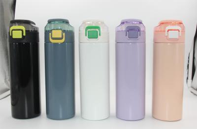 China Presione el botón 400 ml De doble pared aislada Botella de agua de acero inoxidable Botella aislada al vacío en venta
