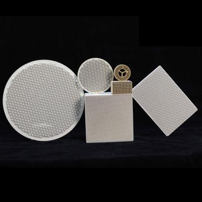 China Los paneles ardiendo infrarrojos refractarios de la baldosa cerámica del panal de la cerámica 1300℃ en venta