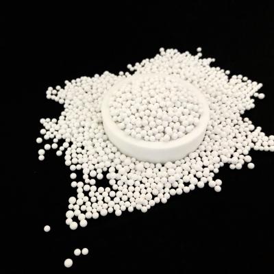 China Hohe Widerstand-mechanische Tonerde-keramische Ball-refraktäre Industrie-Tonerde-keramischer Mahlkörper zu verkaufen