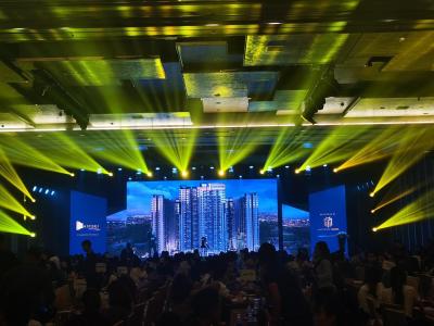 Cina P7.62 Display LED per pubblicità interna flessibile Curva dello schermo 160° angolo di visione in vendita