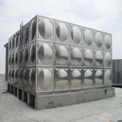 China Tanque de água de aço inoxidável de 120 toneladas com água limpa e resinas à venda