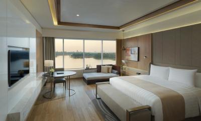 China Contemporary 5 Star Hotel Room Furniture Wood Veneer And Painting for sale