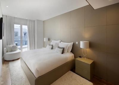 China Muebles mantenidos por encargo del dormitorio del apartamento con la tabla de la chapa de la nuez en venta