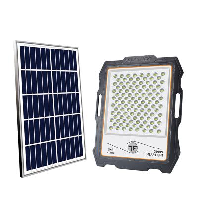 China Large Battery Capacity LED Solar Flood Lights Durable Waterproof IP67 for sale