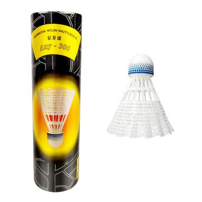 Chine Biens en nylon stables de boules de badminton de jaune de forme physique de gymnase de train du volant 300 de badminton à vendre