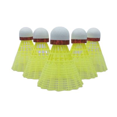 China Cortiça interna do plutônio dos esportes exteriores da peteca de nylon amarela branca do badminton à venda