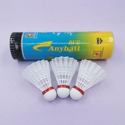 China Os passarinhos plásticos de nylon do badminton amarelam o estábulo durável das petecas brancas do badminton à venda