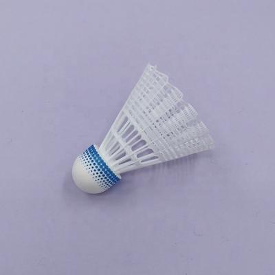 China Bola de nylon estável da peteca das petecas de nylon plásticas do badminton para o treinamento à venda
