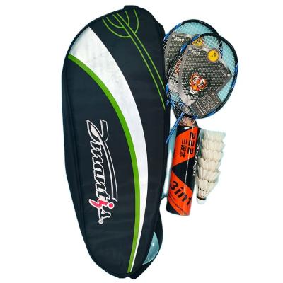 Chine La raquette de badminton de poignée d'unité centrale a placé des raquettes de badminton de fibre de carbone avec 6pcs Shuttlecork à vendre