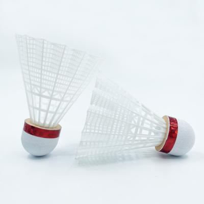Chine Navette extérieure s'exerçante d'intérieur de badminton de volants en nylon écologiques de badminton à vendre