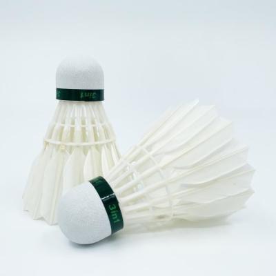 China Badminton Shuttles White Duck Feather Shuttlecocks 3in1 Badminton Shuttlecocks for sale