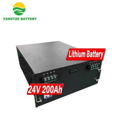 Chine Capacité élevée de paquet blanc des batteries solaires 24v 200ah 25.6V 28.50kg de lithium d'OEM à vendre