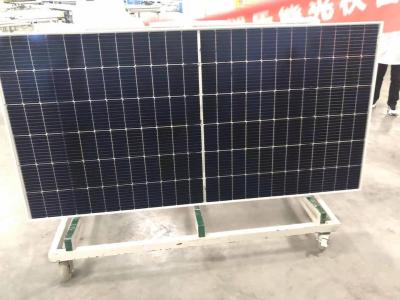 China Precio de fábrica paneles solares 550 vatios 550w panel solar panel solar 550w con 30 años de garantía en venta