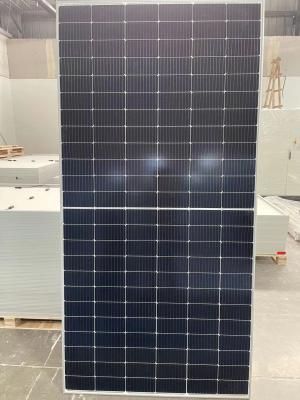China Eficientes painéis solares monocristalinos 400W 450W 500W 550W 600W 700W totalmente pretos para sistemas solares de bateria fora da rede à venda