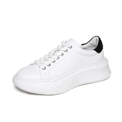 China Custom Logo New Styles Trendy White Genuine Leather Sneakers Running Fitness Walking Sports Casual Shoes For Women for sale
