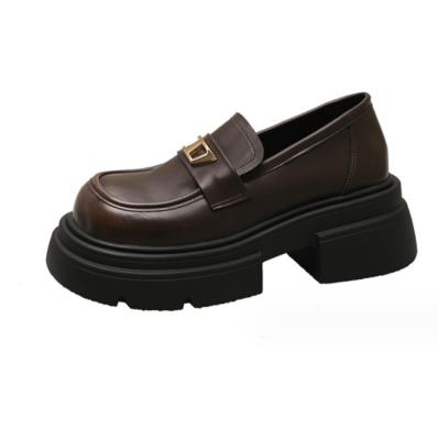 China Casual School Leather Shoes Thick Soled Uniform Leather Shoes For Girls en venta